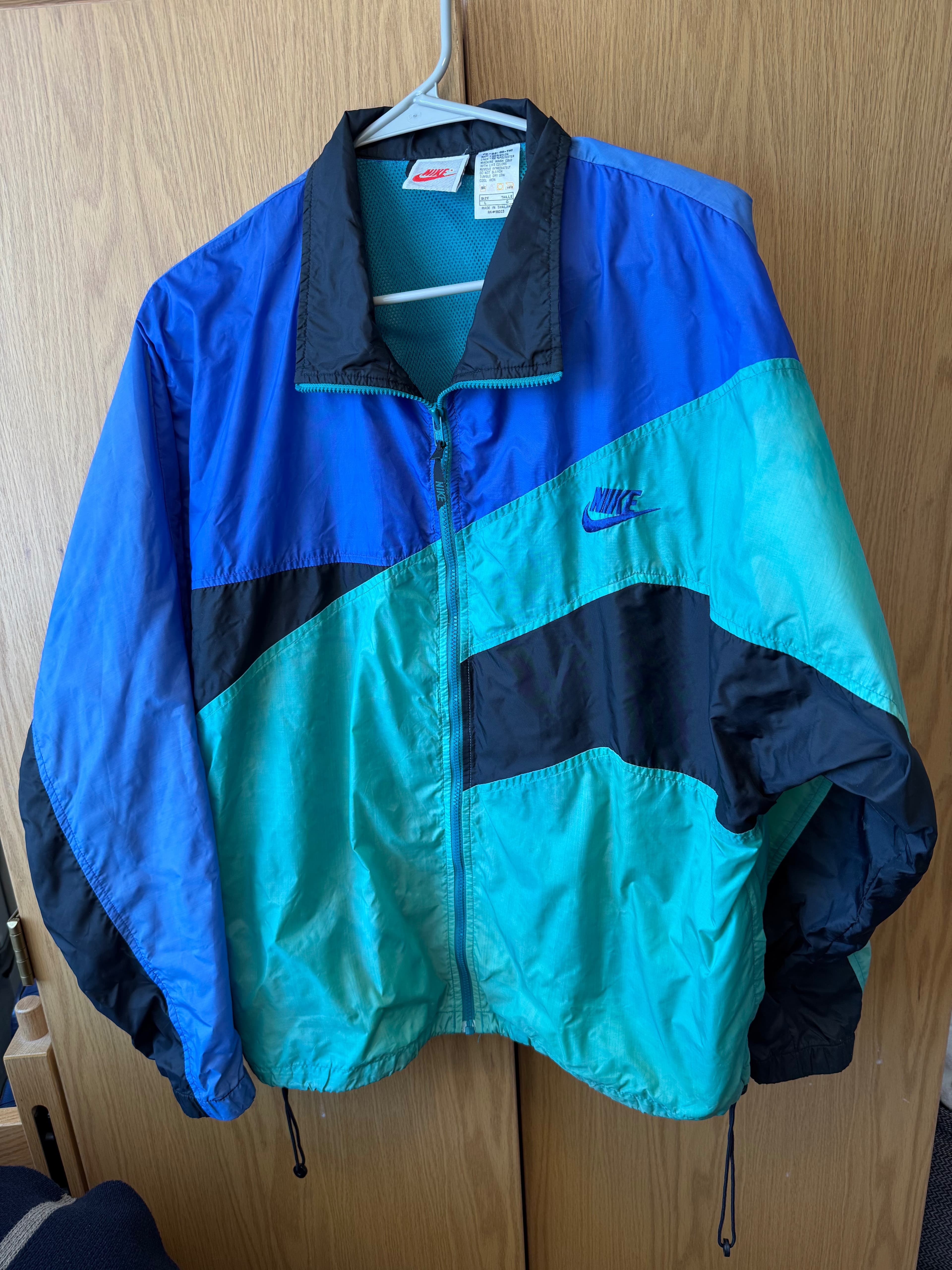 Nike Windbreaker Jacket - Size L photo 1